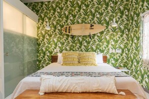 3 Schlafzimmer, Schreibtisch, Bügeleisen/Bügelbrett, Reisekinderbett