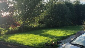 Room, 3 Bedrooms, Smoking, Fireplace | Garden - Room in Bungalow - Lovly Bright Double Room (Foxford)