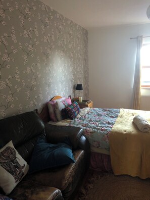 3 bedrooms - Room in Bungalow - Lovly Bright Double Room (Foxford)