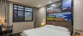 Chonpines Hotel