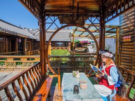 Superior Double Room Single Use, Garden View | Terrace/patio