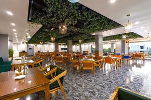 Restaurant - Corbett Tusker Meadows by White Flower (Ramnagar)