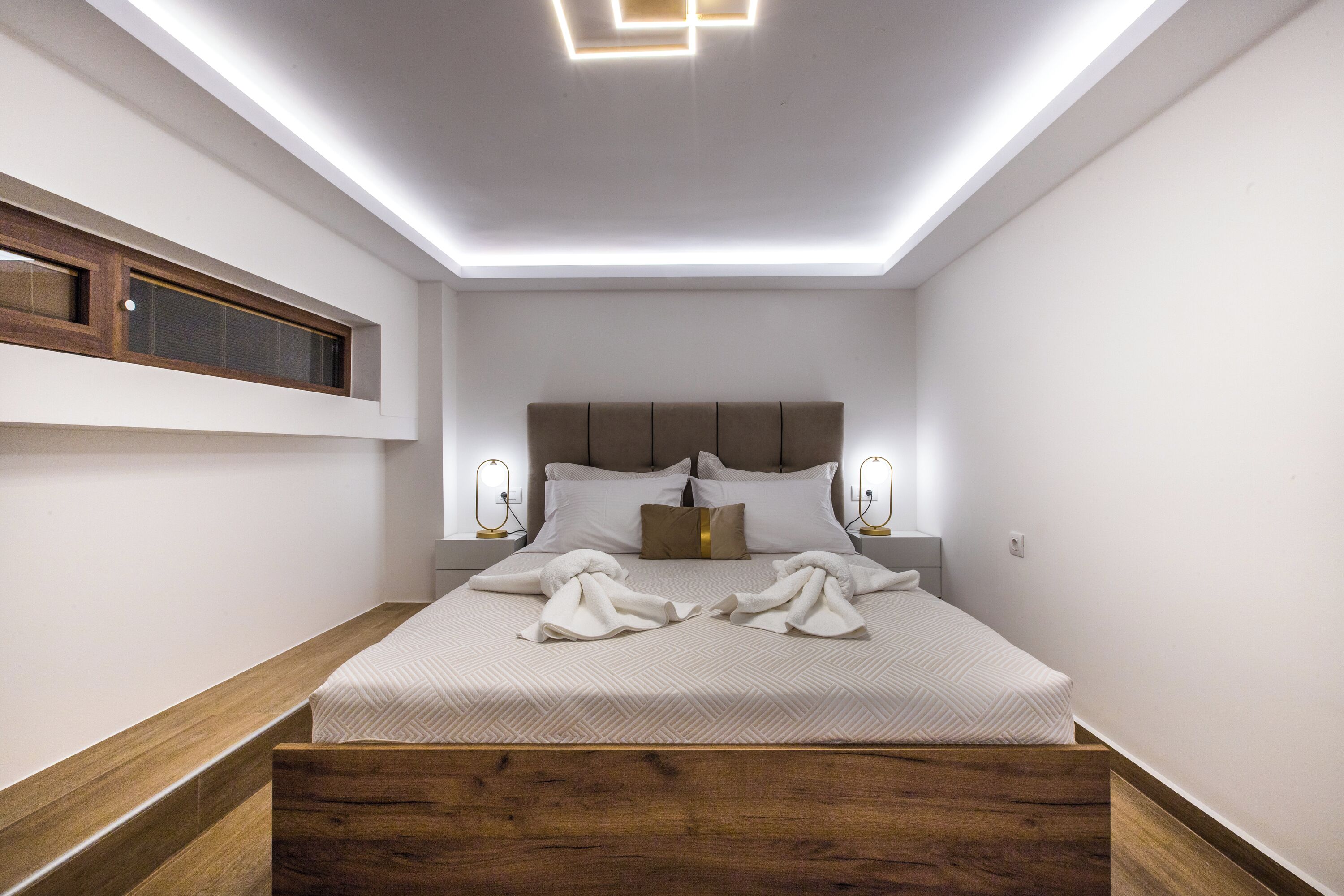 Cortinas blackout, quartos à prova de som, ferros/tábuas de passar roupa