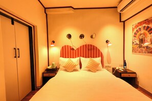 Deluxe Room | Egyptian cotton sheets, premium bedding, soundproofing, rollaway beds - House of BB (Abu Road)