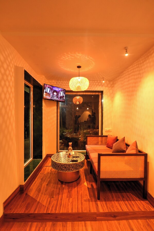 Lobby sitting area - House of BB (Abu Road)