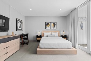 Iron/ironing board, travel crib, WiFi, bed sheets