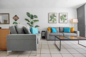 TV, offices - Aloha Coquí | Stylish Unit with Pool in Rincón (Rincón)