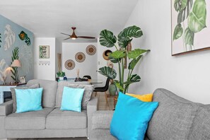 TV, offices - Aloha Coquí | Stylish Unit with Pool in Rincón (Rincón)