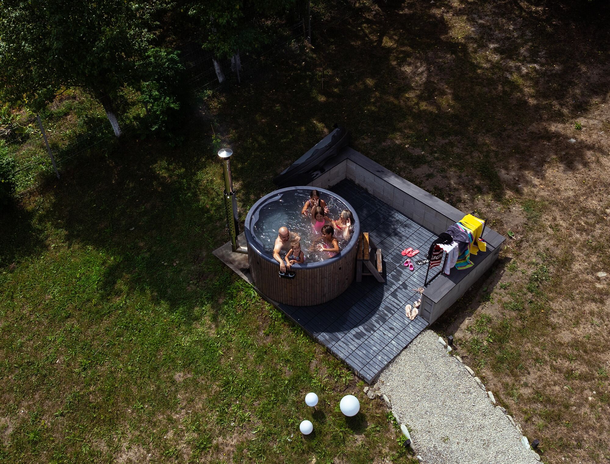 Outdoor spa tub