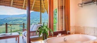 Luxury lodge in serene Karkloof Valley with 16 Villas