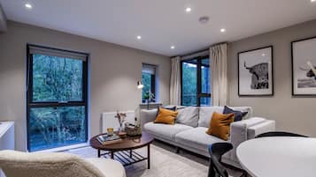 Apartment, 2 Bedrooms | Living area