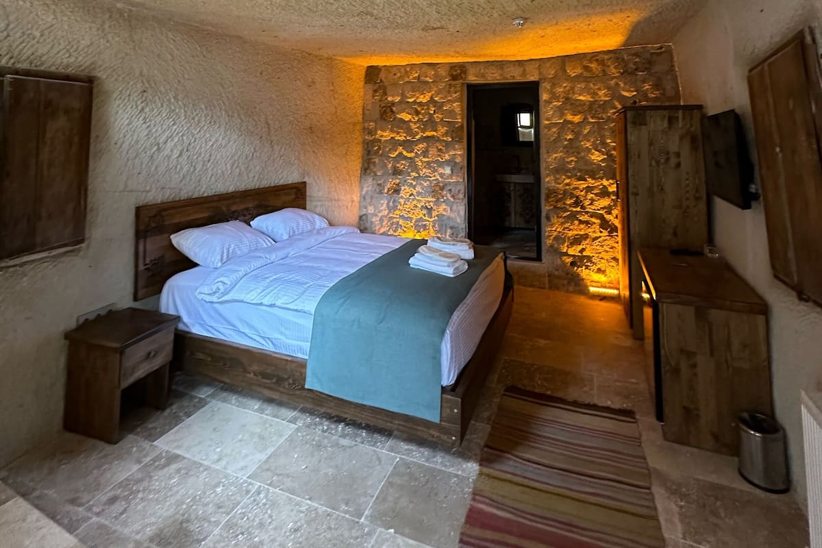 Minibar, free WiFi