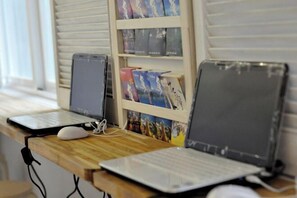 Business center - TW Hostel 2 (Taipei)