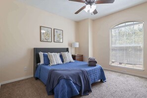 2 chambres, fer et planche à repasser, Wi-Fi, literie fournie