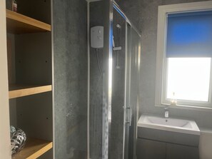 Maison | Salle de bain | Douche, séchoir à cheveux