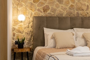 1 bedroom, blackout drapes, iron/ironing board, free WiFi