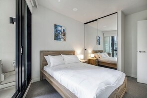 1 habitación, tabla de planchar con plancha, wifi y ropa de cama 