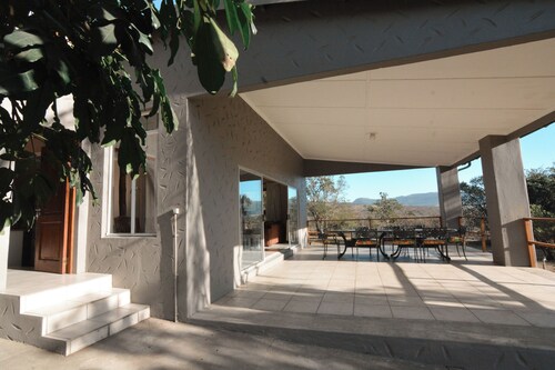 Spacious  Pet-Friendly 4-bedroom house in nature near Pietermaritzburg with WiFi