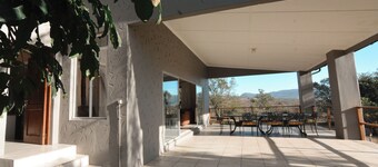 Spacious  Pet-Friendly 4-bedroom house in nature near Pietermaritzburg with WiFi