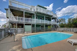 Pool - Third Row in Whalehead with Pool + Spa, Sleeps 22! (Corolla)