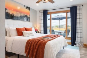4 Schlafzimmer, Schreibtisch, Bügeleisen/Bügelbrett, Reisekinderbett