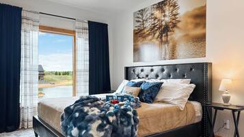 4 bedrooms, desk, iron/ironing board, travel crib