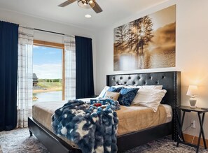 4 bedrooms, desk, iron/ironing board, travel crib