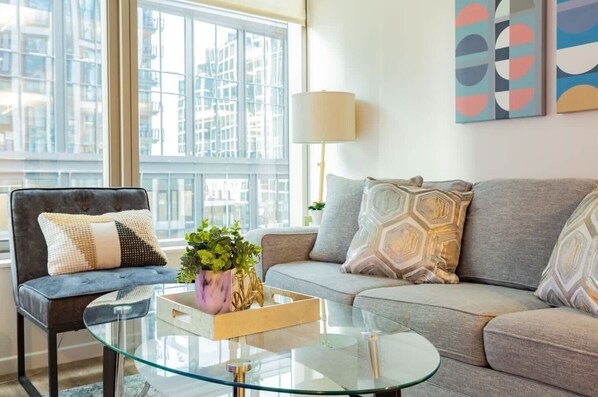 テレビ、書斎 / ワークスペース