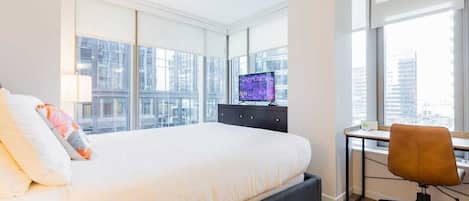 2 bedrooms, desk, iron/ironing board, WiFi