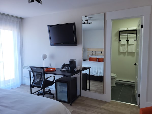 Blackout curtains, soundproofing, free WiFi