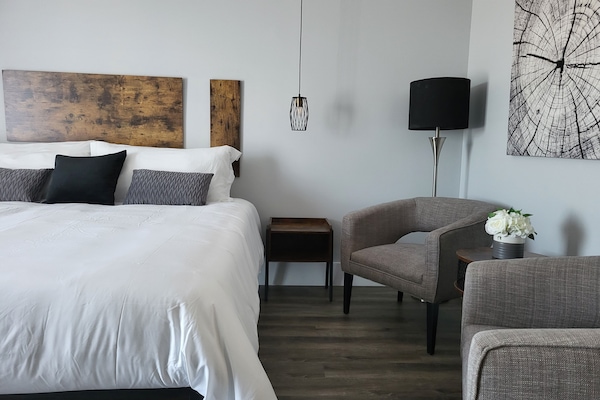 Blackout curtains, soundproofing, free WiFi