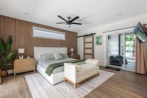 4 bedrooms, desk, iron/ironing board, free WiFi