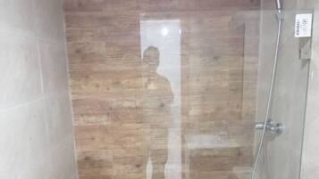 Handtücher, Seife, Toilettenpapier