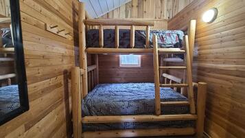 2 bedrooms, bed sheets