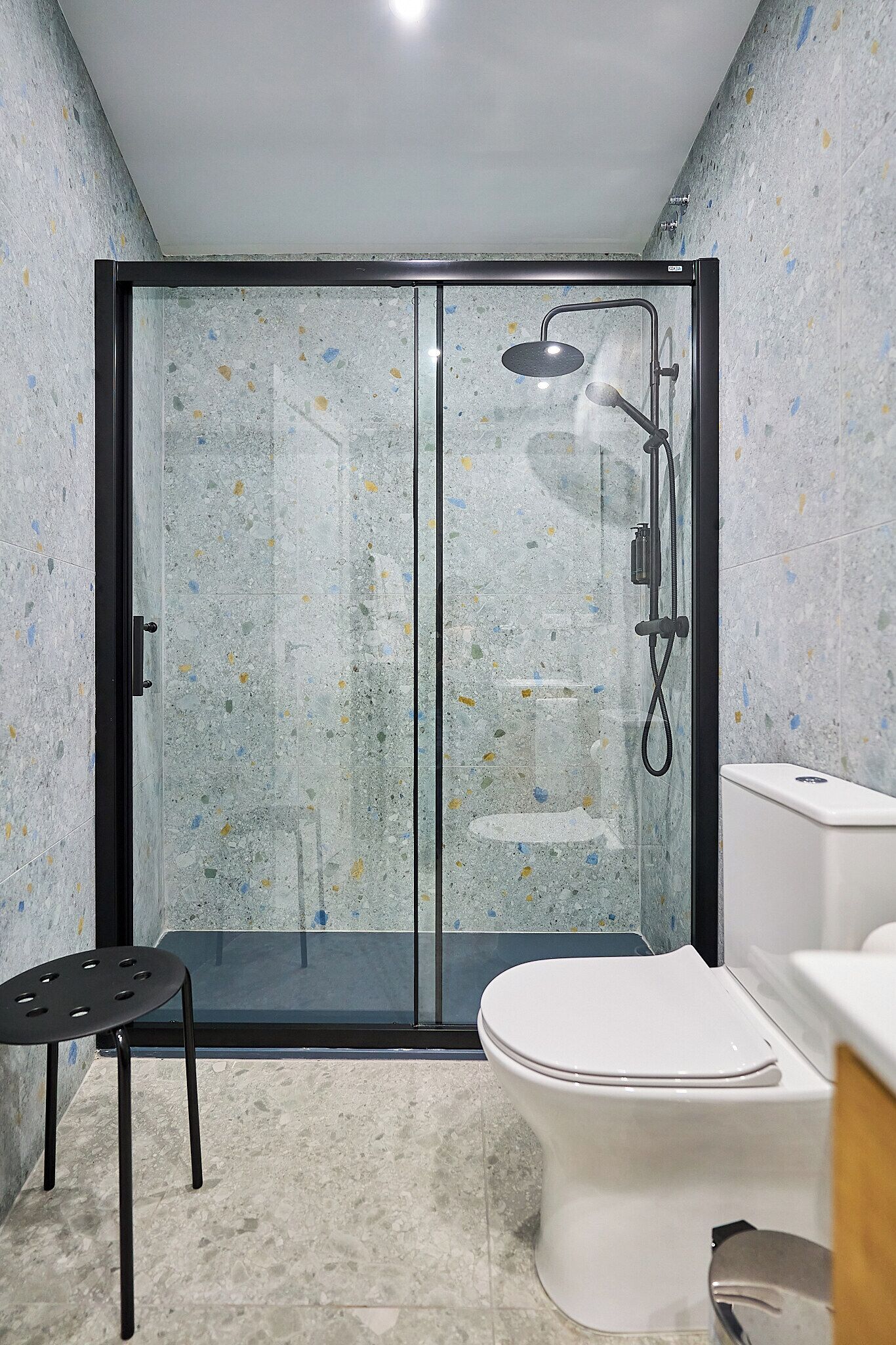 Family Studio | Bathroom | Shower, hair dryer, towels, soap