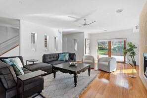 Smart TV, lareira, impressoras