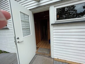 Exterior detail - Lovely 4-bedroom cabin with WiFi in Østfold and short distance to the sea (Østfold)