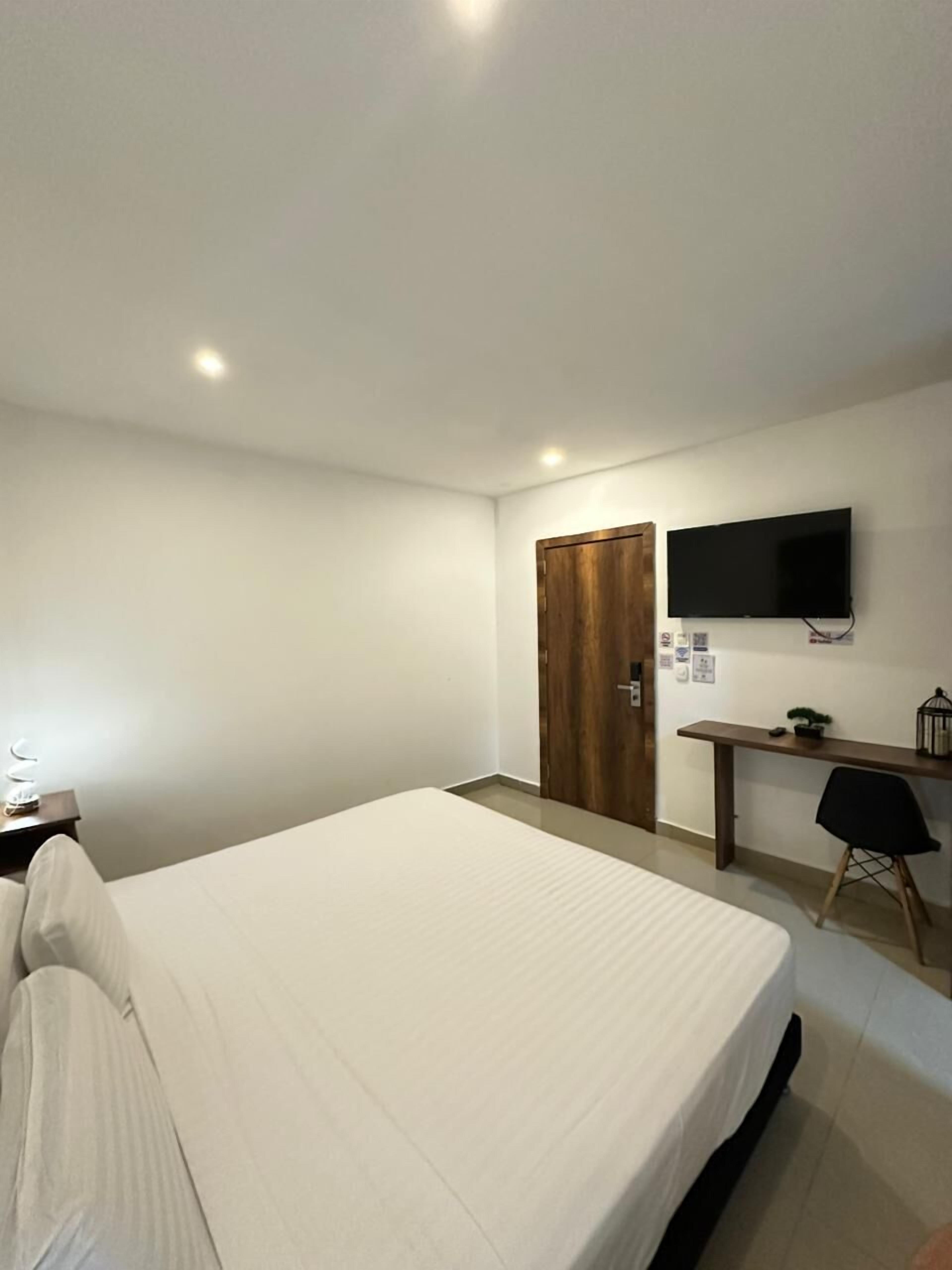 スーペリア ルーム クイーンベッド 1 台 | セーフティボックス (室内)、WiFi (無料)