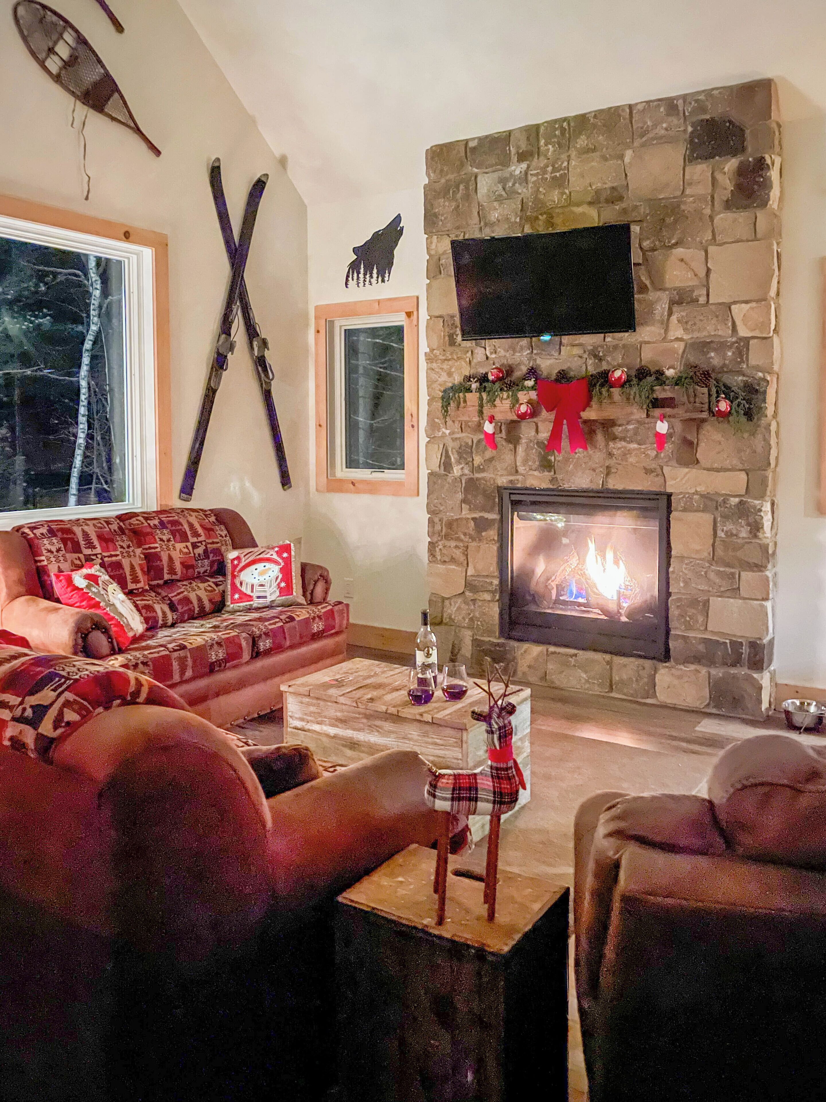 Smart TV, fireplace