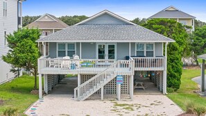 Exterior - Good Times & Tan Lines / 1634 E Beach Drive (Oak Island)