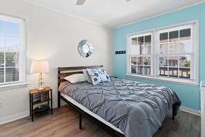 4 bedrooms, WiFi, bed sheets