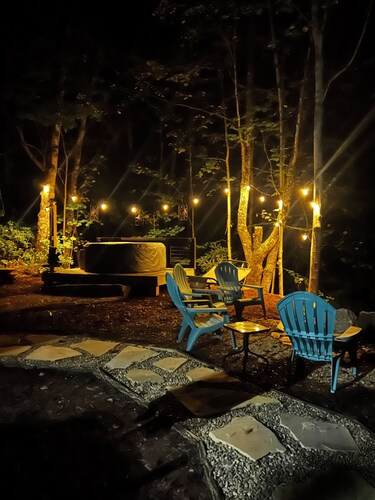 Cozy Camper in Charming Whittier with Heat & AC