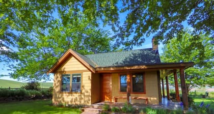 Armstrong Vineyard Cottage