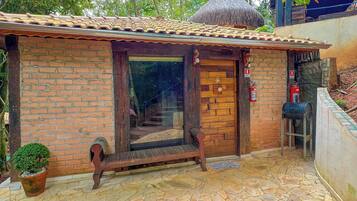 Quarto econômico, várias camas | Wi-Fi de cortesia, roupa de cama