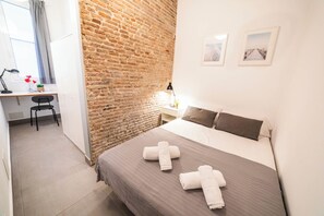 3 多间卧室、熨斗/熨衣板、WiFi、床单