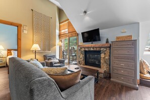 TV, fireplace