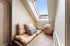 Interior - Cozy Condo w/ Fireplace, Reading Nook & Private Balcony, Short Walk to Slopes (Keystone)