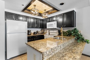 Fridge, microwave, oven, stovetop - Multi-level Condo Steps to Shuttle Stop, Easy Resort Access, Gorgeous Views! (Frisco)