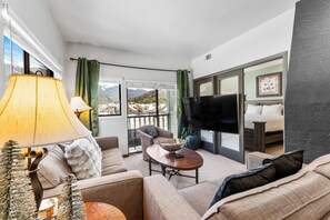 TV, fireplace - Multi-level Condo Steps to Shuttle Stop, Easy Resort Access, Gorgeous Views! (Frisco)