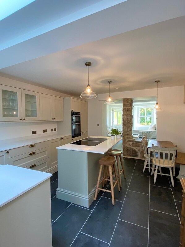 Cottage | Private kitchen | Fridge, oven, stovetop, dishwasher